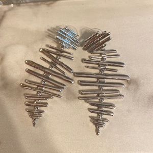 Kendra Scott Madelyn Statement earrings